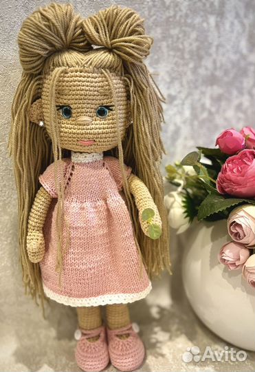 Вязанная кукла ручной работы