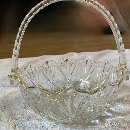 Корзинка из сервиза среднего размера