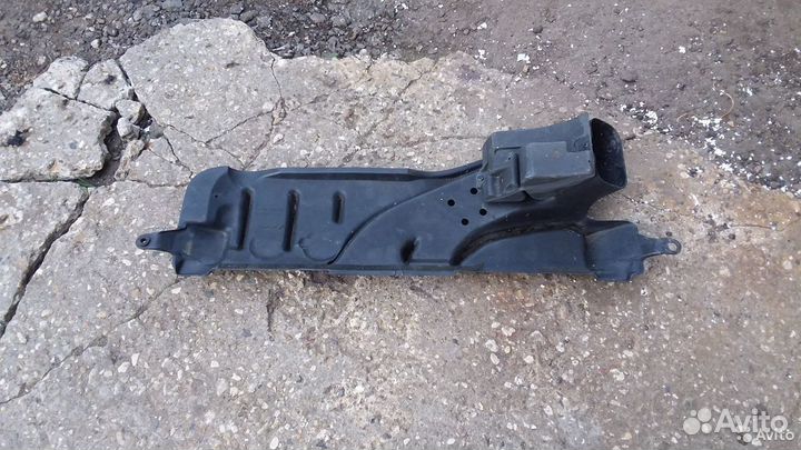 Воздухозаборник центральный Lexus LS430 Celsior