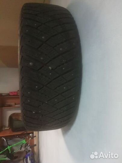 Goodyear Ultragrip Ice Arctic 215/55 R17 94