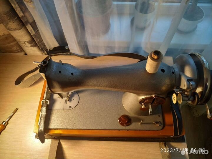 Швейная машина подольская