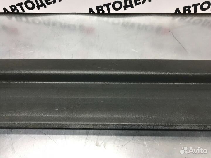 Накладка порога передняя левая Nissan Cefiro 1996