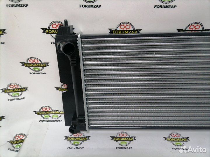 Радиатор охлаждения двигателя Toyota Corolla E120