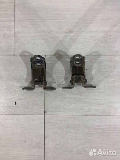 Петля двери перед прав honda civic 8 4D 1.8 ат сед