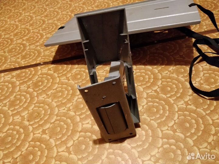 Кронштейн для крепления на стену