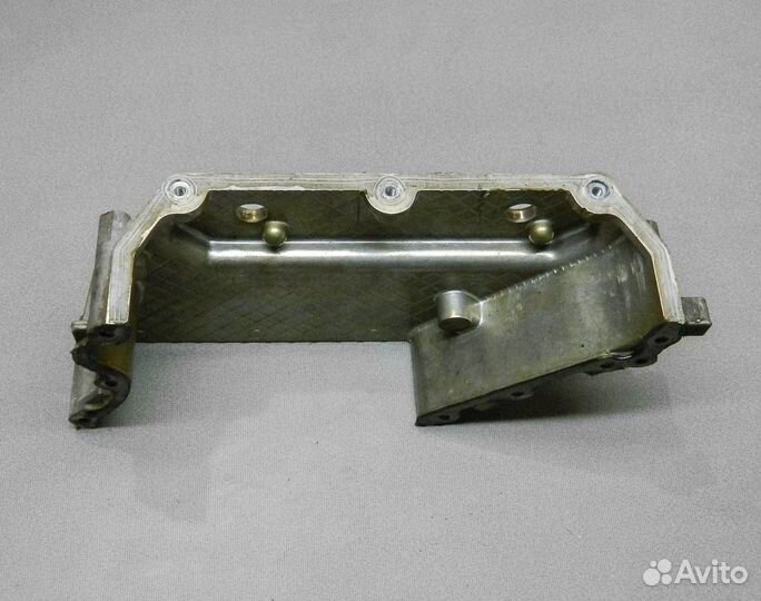 Крышка грм левая W12 Audi A8 D2