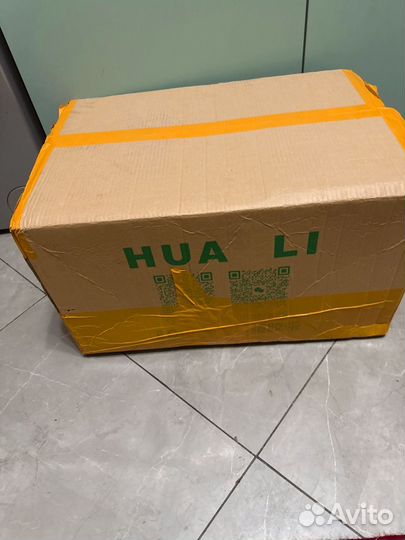 Коробка с вещами