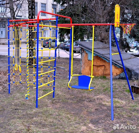 Уличный комплекс в наличии для дачи