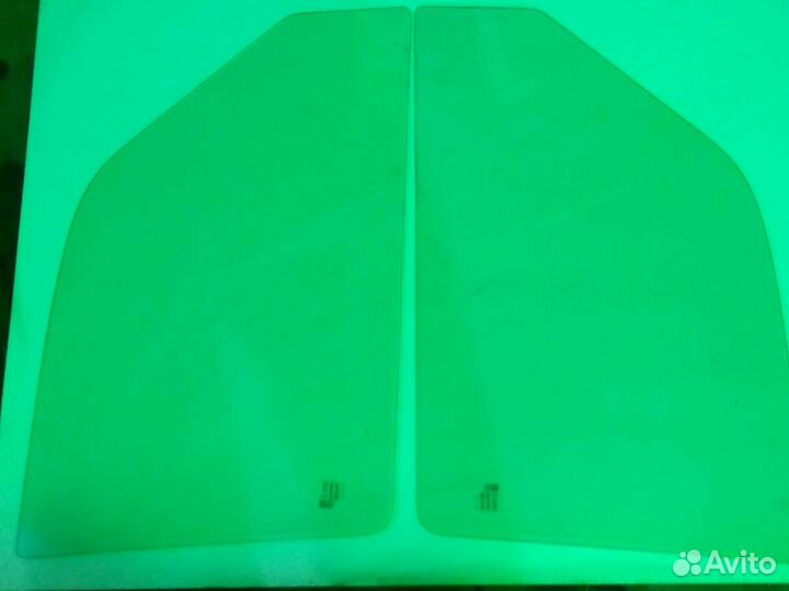 Передние стекла от Волги