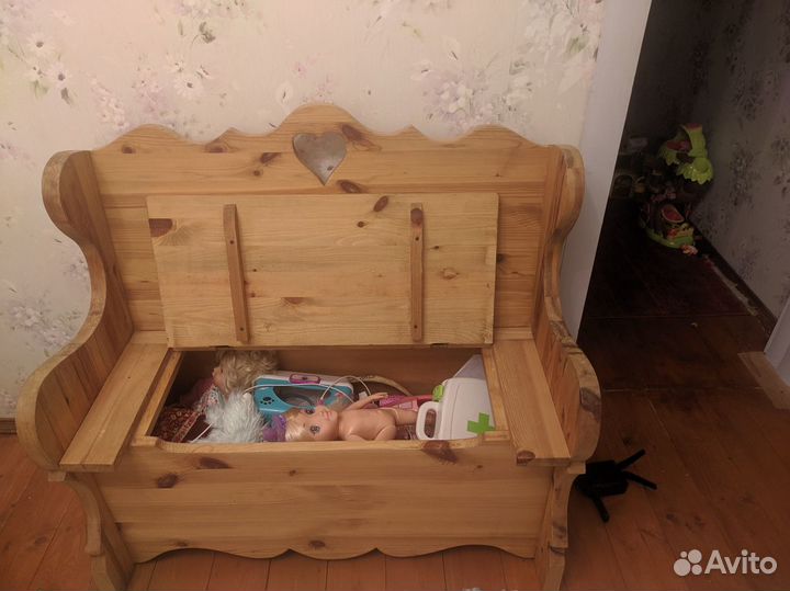 Скамейка деревянная, с ящиком, в детскую
