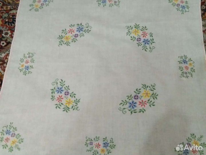 Скатерть с 6 салфетками. Салфетки ришелье