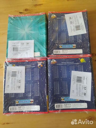 Тетради в клетку. 12 листов. Школьные тетради