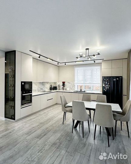 Стильный кухонный гарнитур