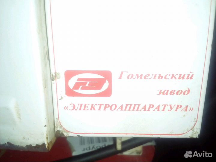 Печь электрическая, сильно загрязнена, рабочая