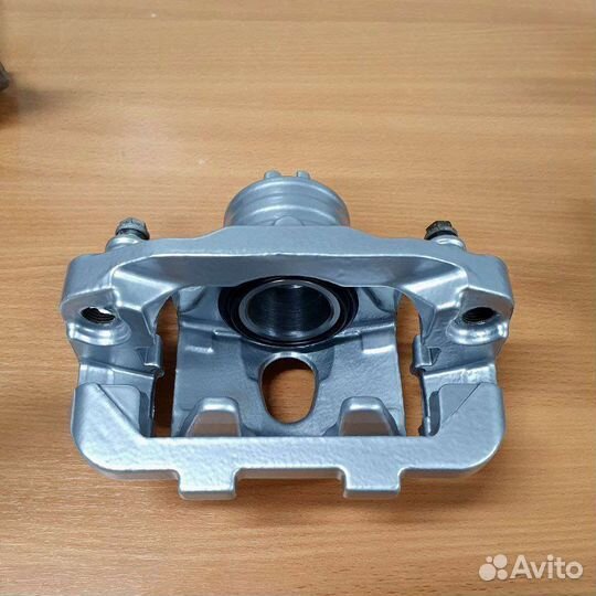 Комплект суппортов infiniti qx56/qx80