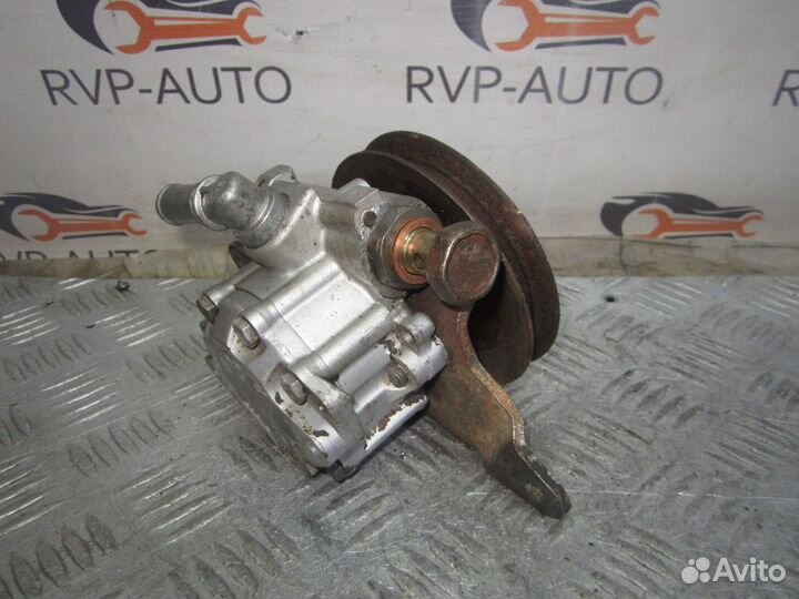 Насос гидроусилителя Nissan Primera P11E 2.0 Diz