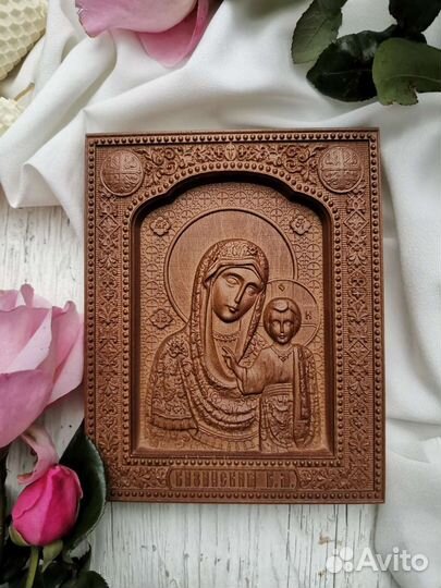 Резные иконы из дерева