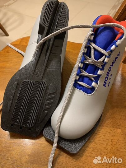 Новые лыжные ботинки 36