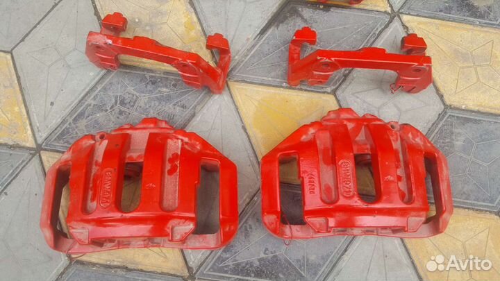Бмв М5 Е60 супорта тормоза все 4шт покрашены красн