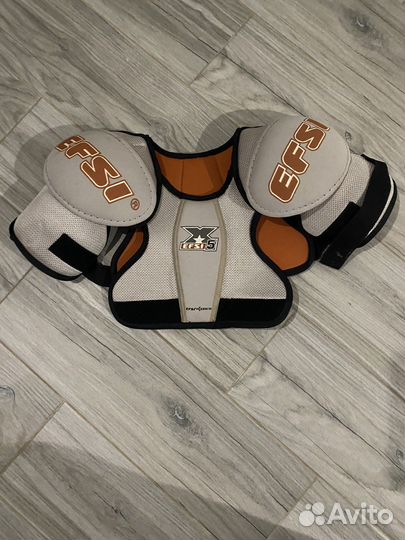 Нагрудник хоккейный