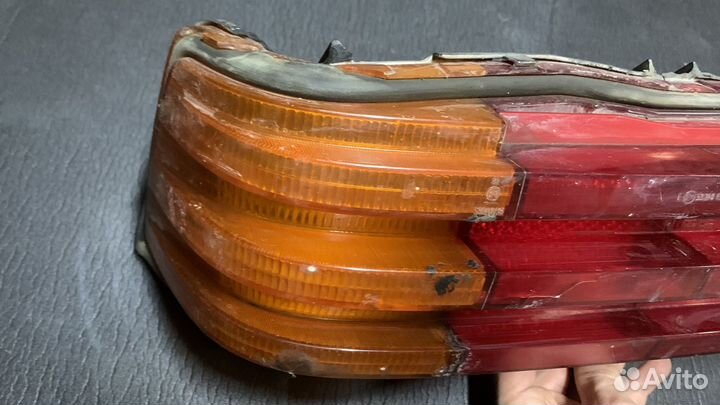Оигинальный задний фонарь mercedez benz w123