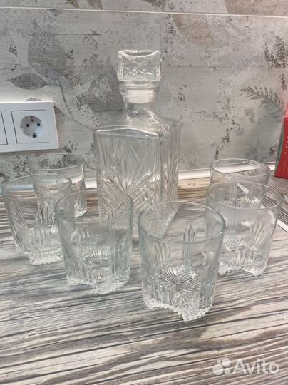 Графин со стаканами