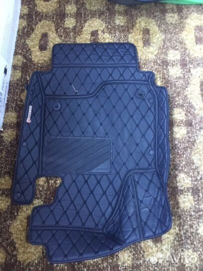 Комплект автомобильных ковриков