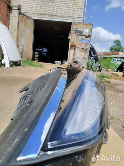 Оригинальная передняя фара Kia Optima