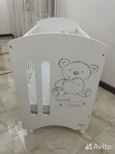Детская кроватка с комодом