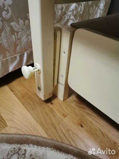 Детская кроватка с продольным маятником