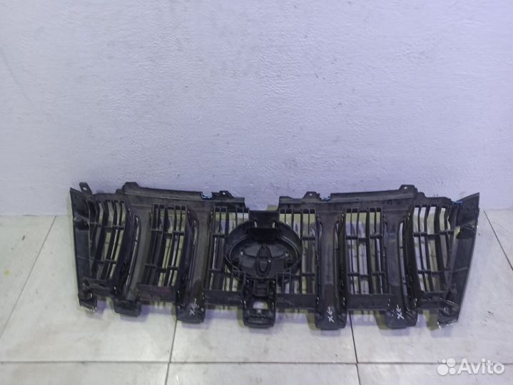 Решетка радиатора Тойота