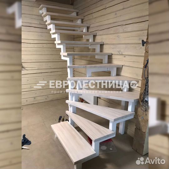 Лестница на металлическом каркасе