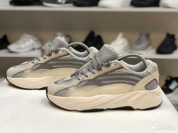 Кроссовки Adidas yeezy 700 v2