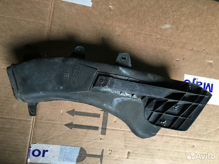 Воздухозаборник lexus GS300 53209-30270