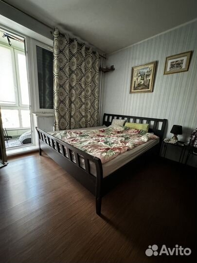 Мебель для спальни бу массив