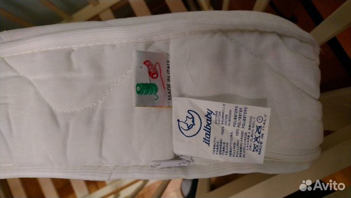 Детская кроватка с матрацем