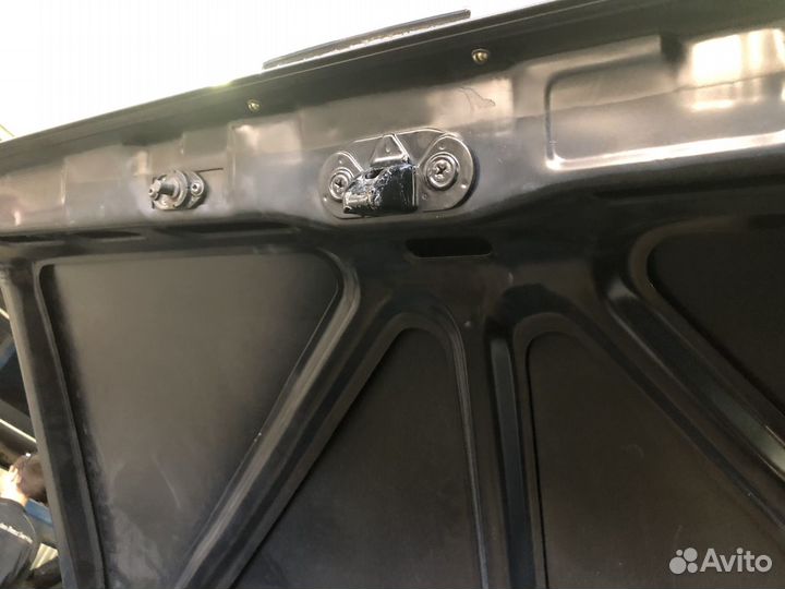 Замок крышки багажника Мерседес W115/114