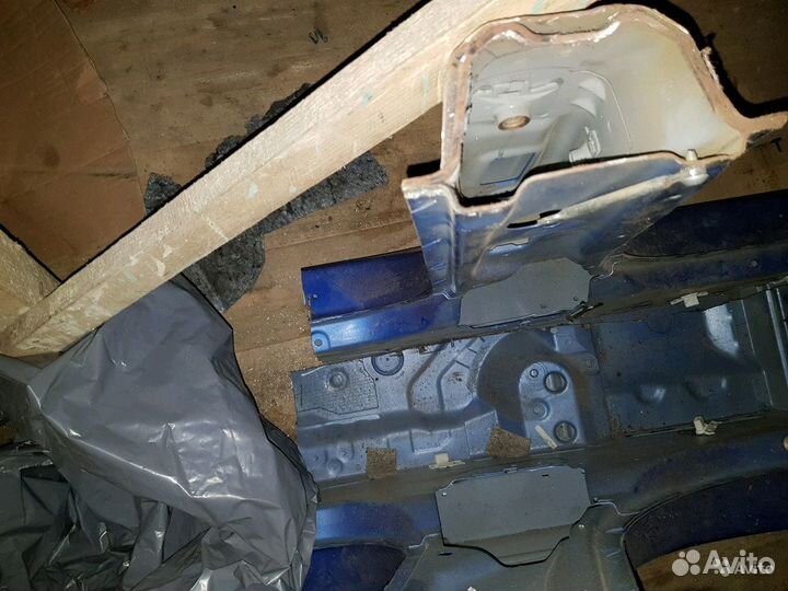 Порог + стойка правый и левый Bmw f30