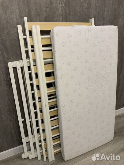 Детская кроватка