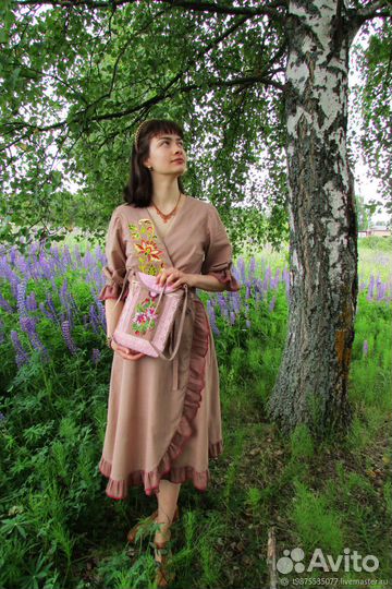 Платье льняное с вышивкой на запах