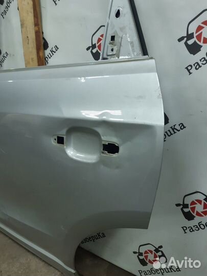 Дверь задняя левая Audi q5 r8 дефектная