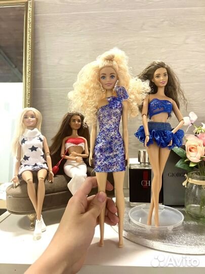 Кукла с пышными волосами