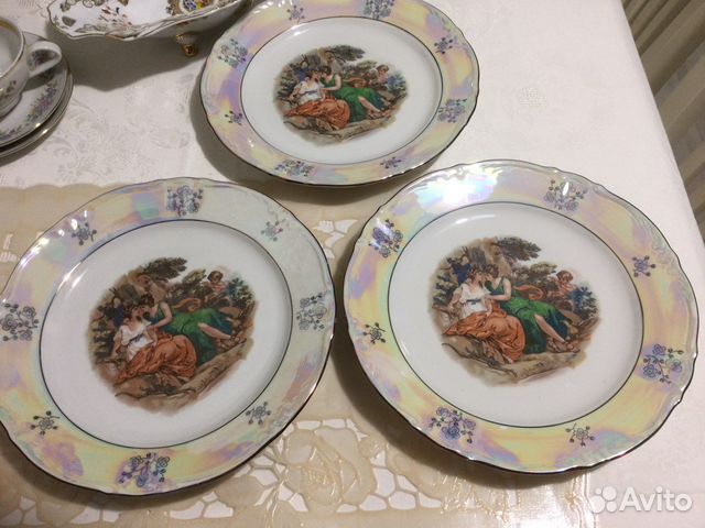 Тарелки обеденные