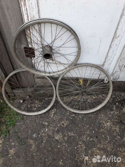 Велосипедные колёса (разные), смотрите фото