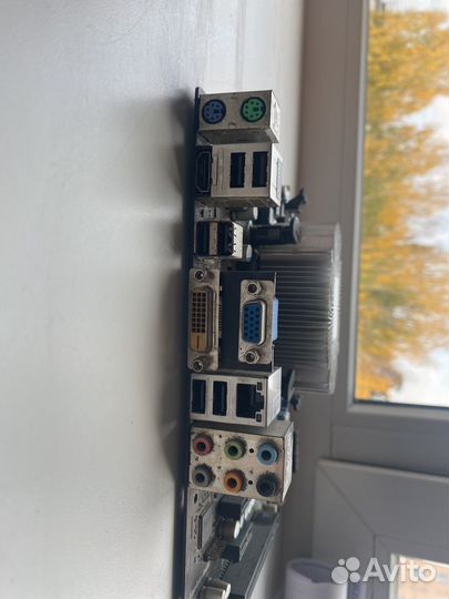 Материнская плата с процессором