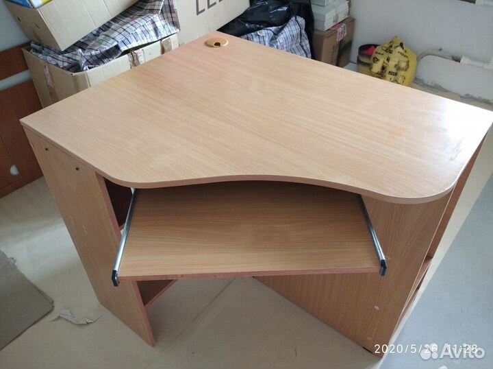 Компьютерный стол