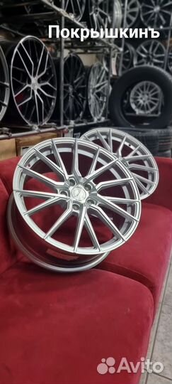 Диски R18 Vossen. Новые