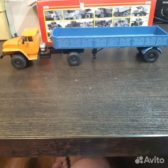 Модель 1 43 Урал 44206 седельный тягач