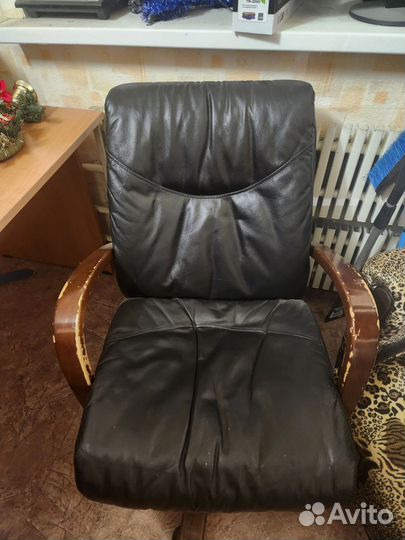 Кожанное кресло Руководителя бу