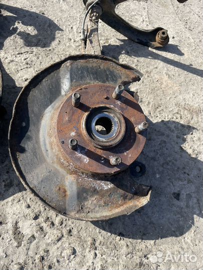 Кулак передний Honda CR-V RD1. 99 г.в